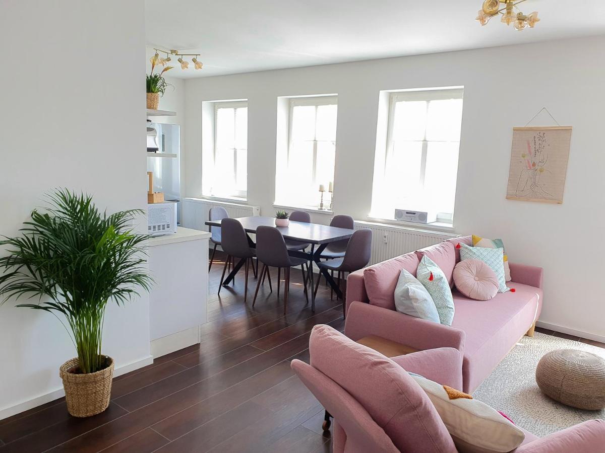 PB Ferienwohnungen - FeWo 7 - Stilvoll eingerichtetes Apartment im Herzen Senftenbergs Exterior foto