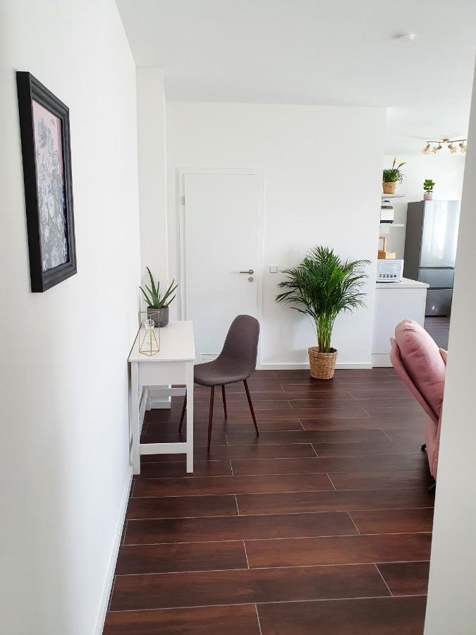 PB Ferienwohnungen - FeWo 7 - Stilvoll eingerichtetes Apartment im Herzen Senftenbergs Exterior foto