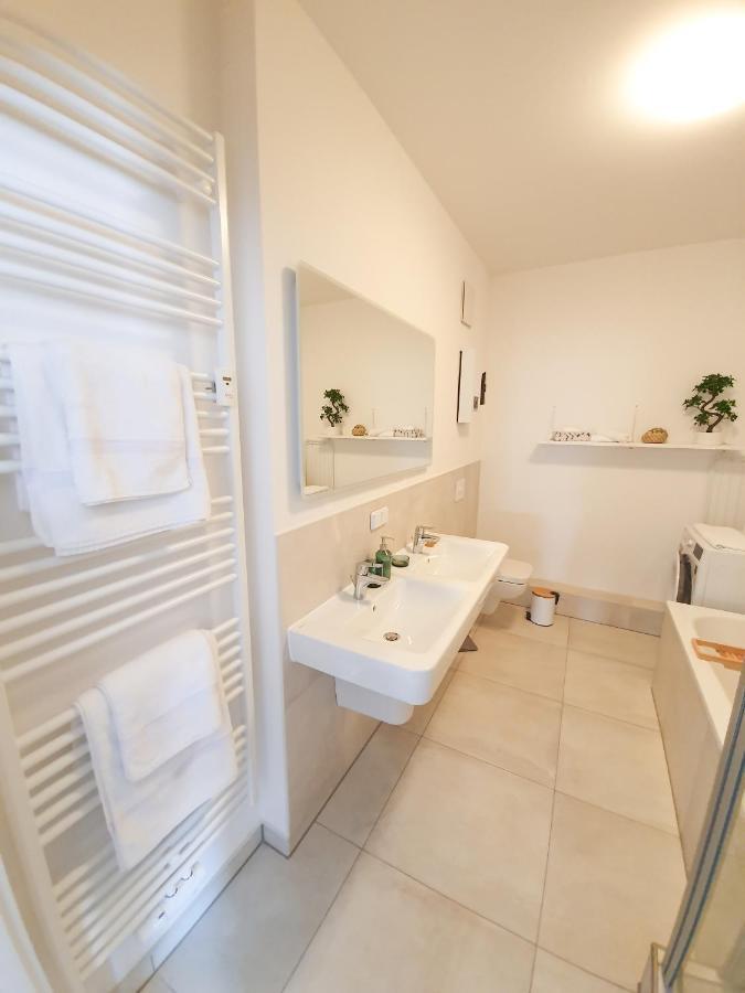PB Ferienwohnungen - FeWo 7 - Stilvoll eingerichtetes Apartment im Herzen Senftenbergs Exterior foto